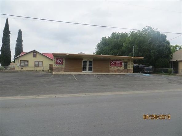 Commercial/Industrial Building: 300 W Garza St, Del Rio, TX 78840